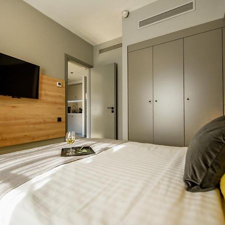 Luxury Apartment Near Radisson Hotel - Wall Projector & Modern Design Bucureşti Exterior foto