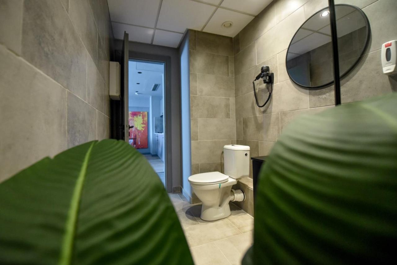 Luxury Apartment Near Radisson Hotel - Wall Projector & Modern Design Bucureşti Exterior foto