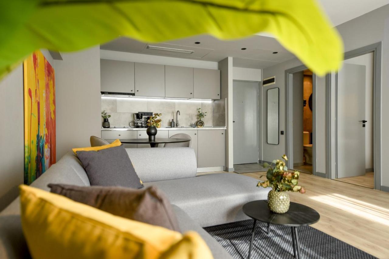 Luxury Apartment Near Radisson Hotel - Wall Projector & Modern Design Bucureşti Exterior foto