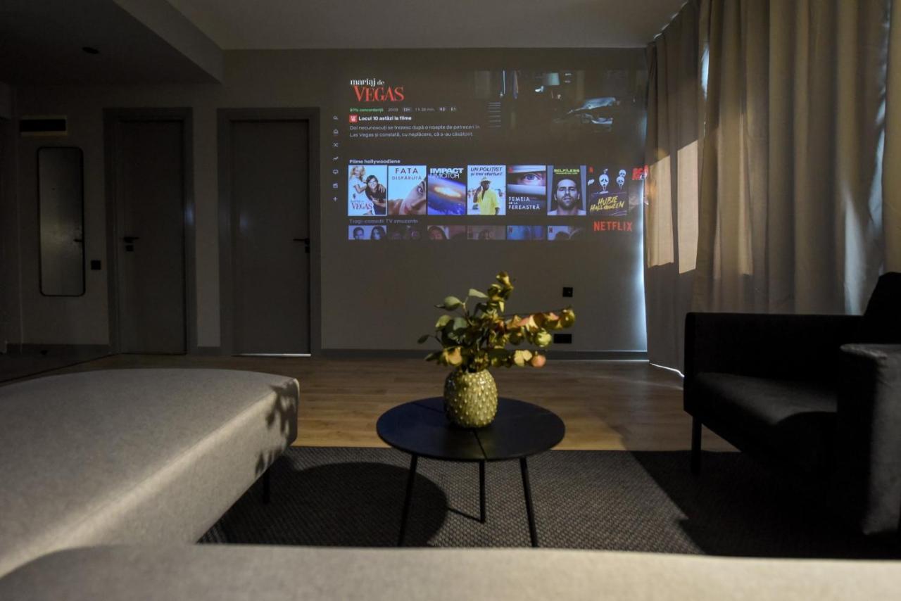 Luxury Apartment Near Radisson Hotel - Wall Projector & Modern Design Bucureşti Exterior foto