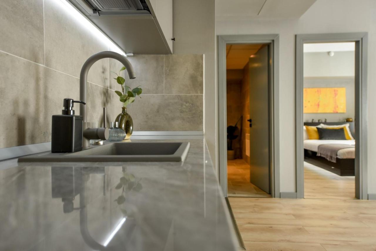 Luxury Apartment Near Radisson Hotel - Wall Projector & Modern Design Bucureşti Exterior foto