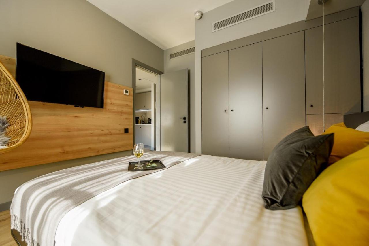Luxury Apartment Near Radisson Hotel - Wall Projector & Modern Design Bucureşti Exterior foto